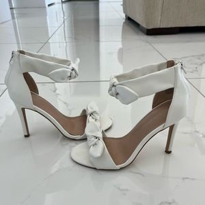 BCBG White Bow Leather Heels size 7